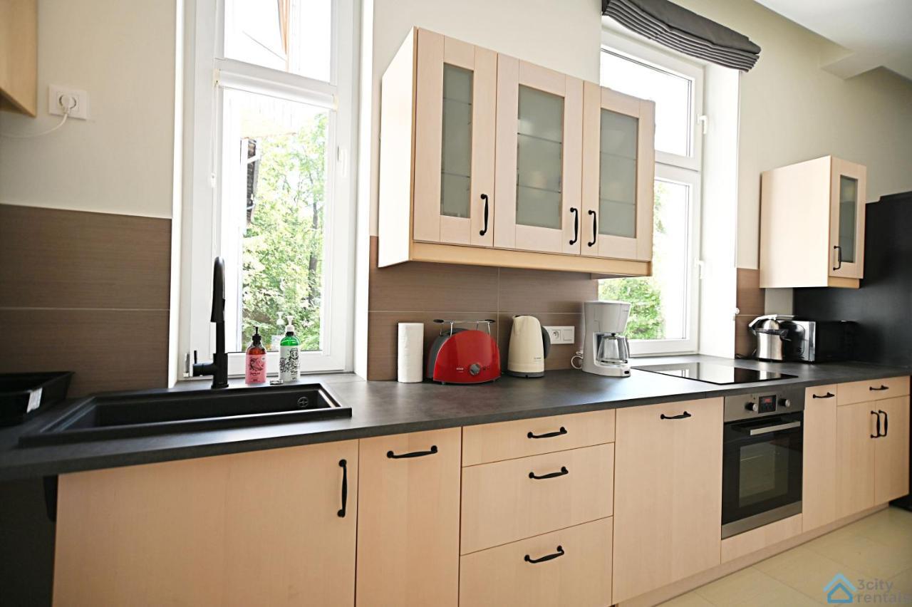 Beige And Red 3City Studio In Sopot With Outdoor Parking By Noclegi Renters Esterno foto